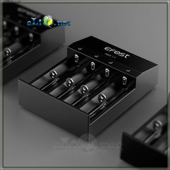 Efest Pro C4 Smart charger универсальное четырехслотовое зарядное устройство