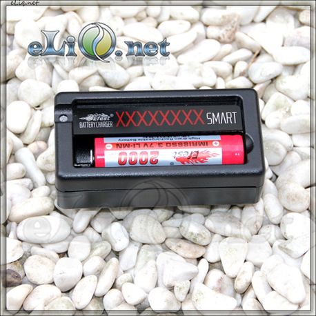 Efest Xsmart 3.7V smart charger универсальное  зарядное устройство